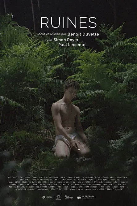 Simon Royer interpreta a en Ruines