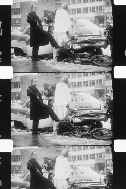 Salvador Dalí interpreta a Self (archive footage) en Salvador Dalí at Work