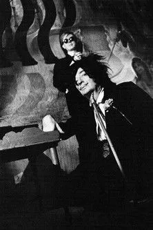 Sterling Morrison interpreta a Self en Salvador Dalí