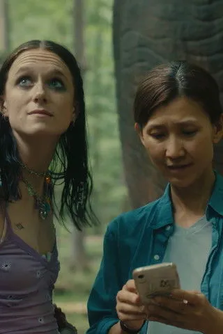 Nancy Kimball interpreta a  en Same Star Above Us