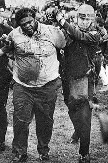 Ron Dellums interpreta a self en San Francisco State: On Strike