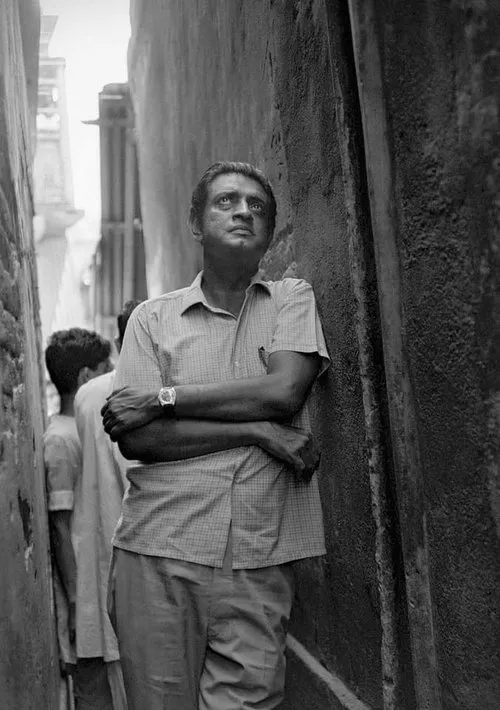 Nemai Ghosh interpreta a en Satyajit Ray Negatives - My Life with Manikda