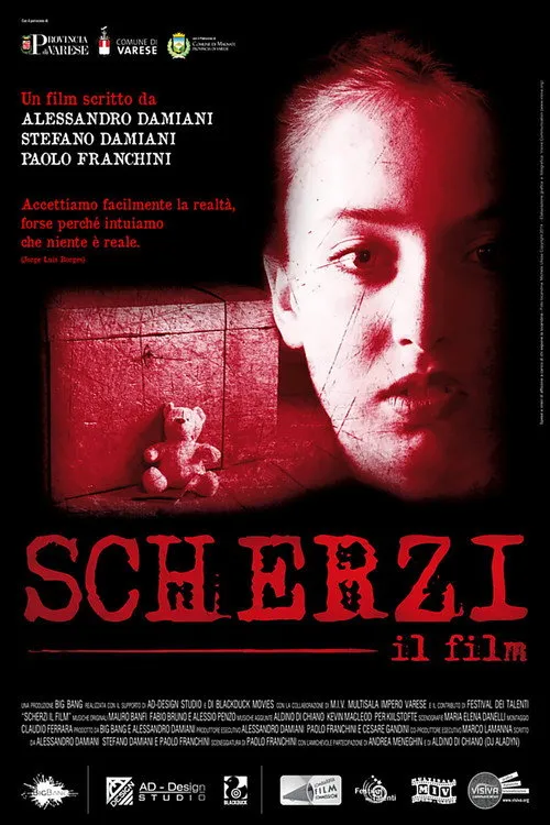 Alessandro Damiani interpreta a man in handcuffs en Scherzi - Il film