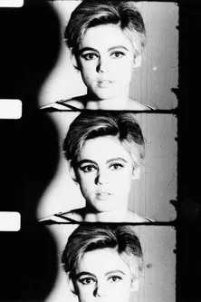 Edie Sedgwick interpreta a Herself en Screen Test: Edie Sedgwick