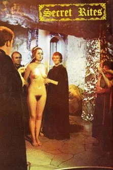 Shirley Harmer interpreta a Coven Member en Secret Rites