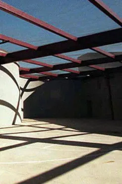 Paul Schneider interpreta a Paul en Security, Colorado