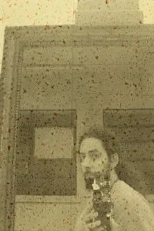 Ricardo Leite interpreta a Himself en Self portrait