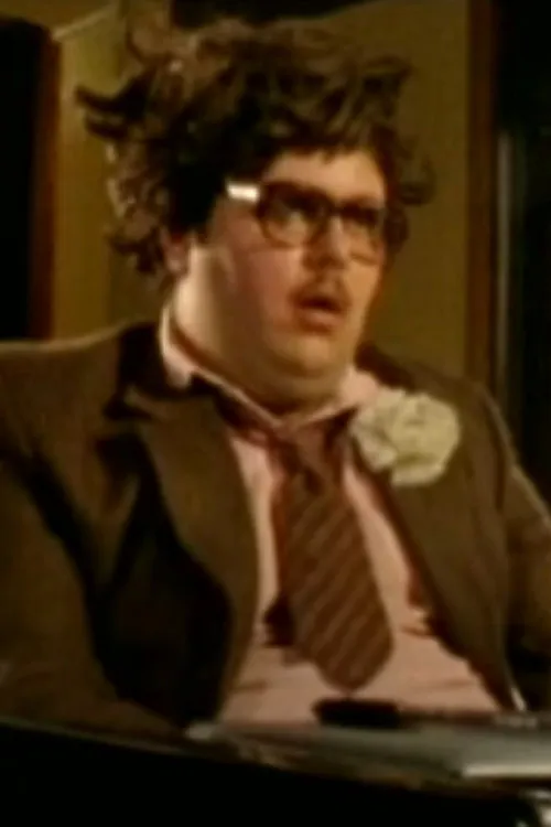 Walter Cornás interpreta a Empleado limpieza en Señor Monforte, debo comunicarle que le queda un minuto de vida