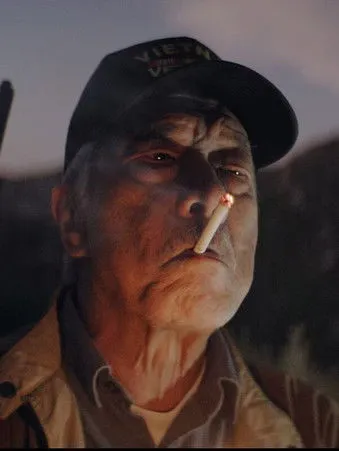 Dana Lee interpreta a Vietnam vet en Sensor