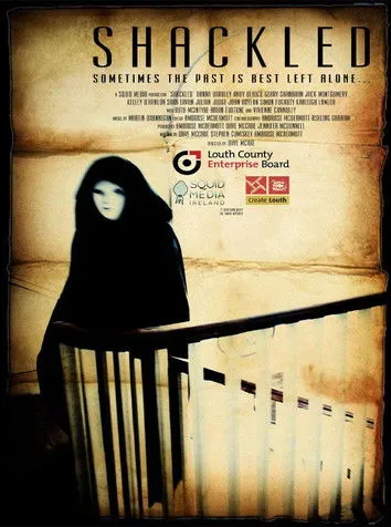 Emilia Clarke interpreta a Malu en Shackled