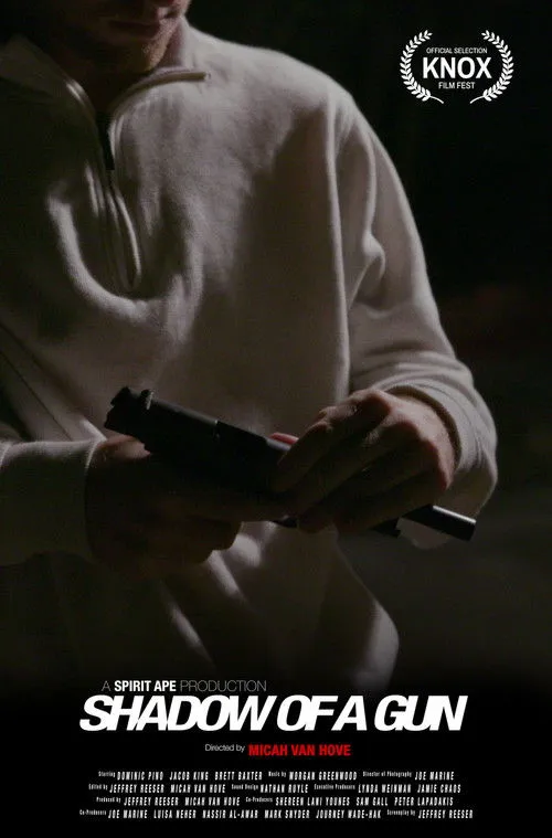 Jacob Grodnik interpreta a Rob en Shadow of a Gun