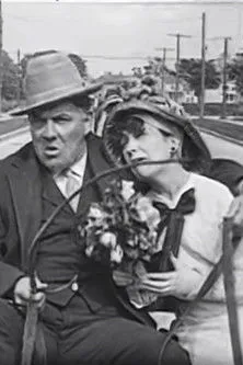 Charles Edwards interpreta a en She Cried