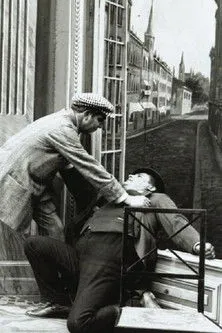 Victor Fabian interpreta a en Sherlock Holmes i Bondefangerklør