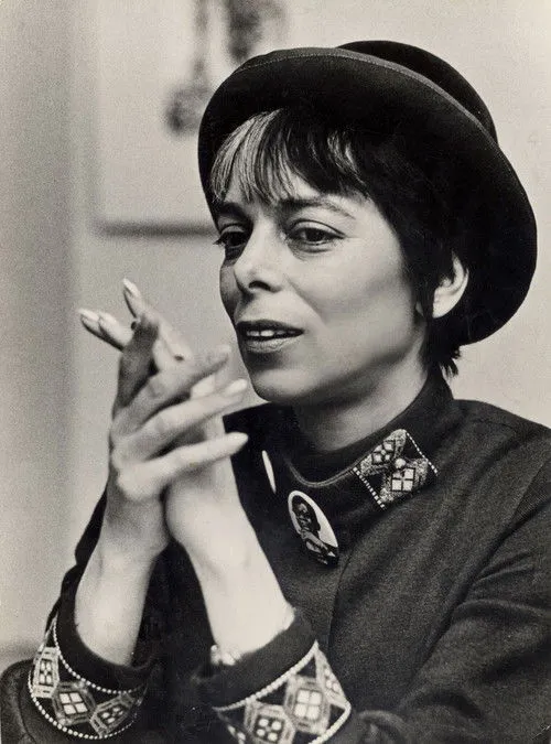 Shirley Clarke interpreta a Self (archival footage) en Shirley Clarke: The Artist with the Lens