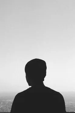 Christian Herrera interpreta a Street Guitarist en Shitcago