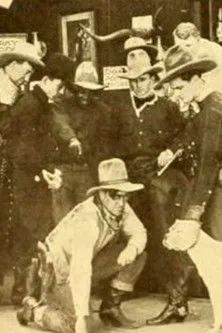 Hazel Daly interpreta a Hazel en Shooting Up the Movies