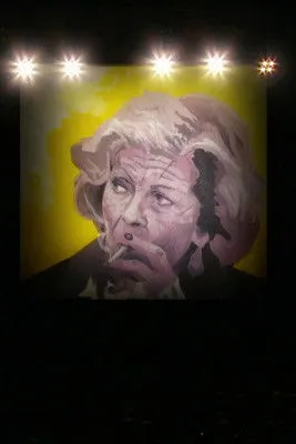 Simone de Oliveira interpreta a Self en Sim, Sou Eu… Simone