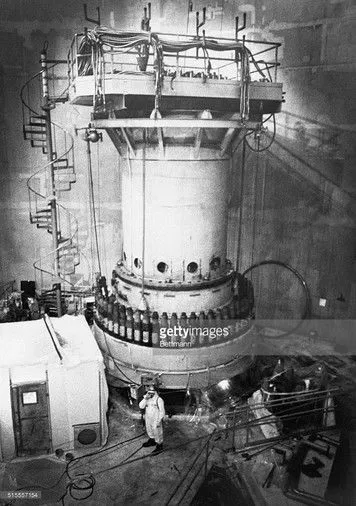 Helen Caldicott interpreta a Professor of Radiology en Sista varningen!