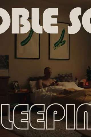 Dan Mangan interpreta a en Sleepin'