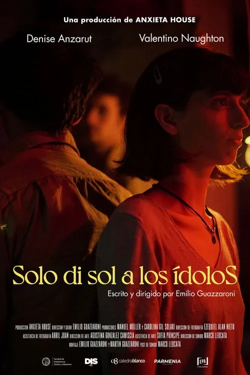 Valentino Naughton interpreta a Adrián en Solo di sol a los ídolos