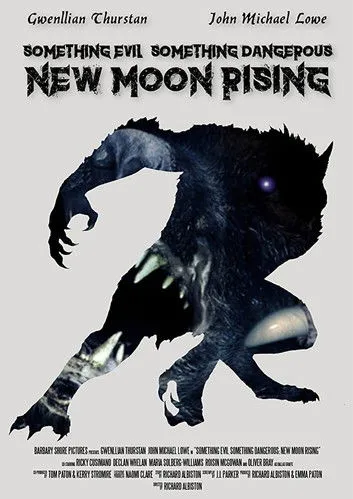 John Michael Lowe interpreta a Stuart Baxter en Something Evil, Something Dangerous: New Moon Rising