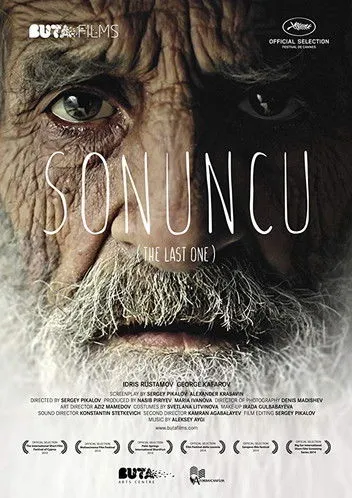 Idris Rustamov interpreta a Old Man en Sonuncu