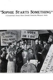 Margaret Joslin interpreta a Sophie Clutts en Sophie Starts Something