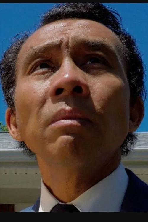 Ron Domingo interpreta a  en Sophocles in Staten Island