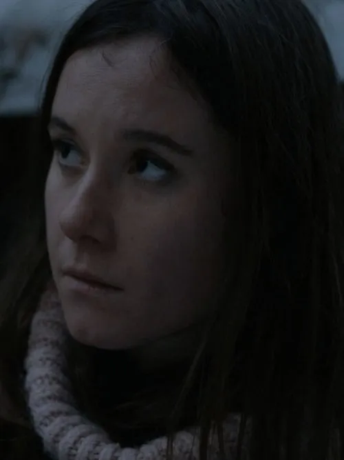 Léa Schweitzer interpreta a Annaëlle en Souterraines