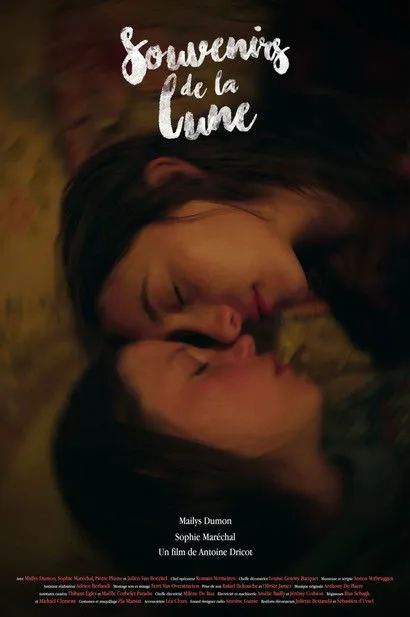 Mailys Dumon interpreta a Élodie en Souvenirs de la lune