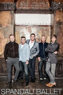 Tony Hadley interpreta a Self en Spandau Ballet: True Gold