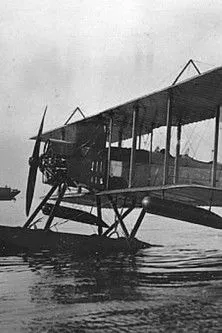 ????? G?a?e??? interpreta a Narrator en Στα Φτερά του Α΄ Παγκοσμίου Πολέμου