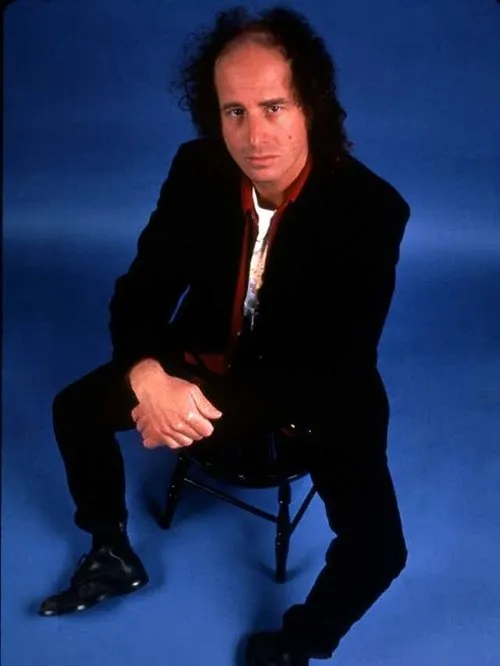 Steven Wright interpreta a Himself en Steven Wright: Wicker Chairs and Gravity