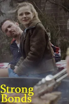 Christopher Cassarino interpreta a en Strong Bonds