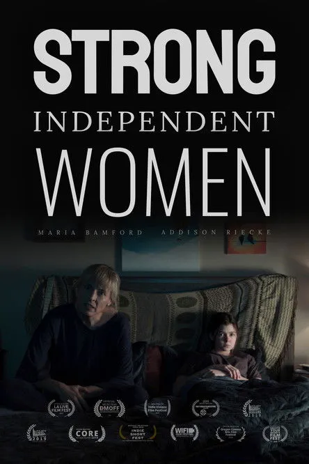 Addison Riecke interpreta a Sophie en Strong Independent Women