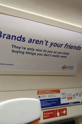 Jonathan Barnbrook interpreta a en Subvertisers for London