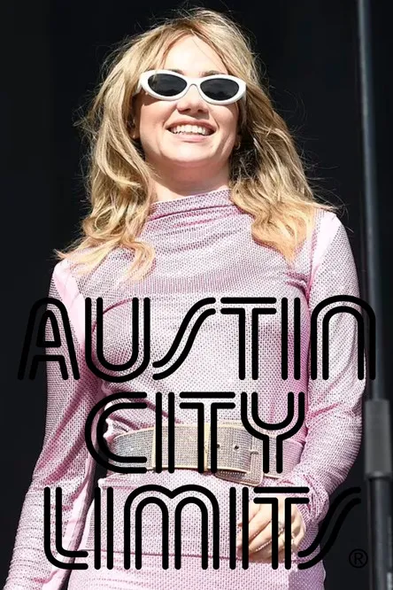Suki Waterhouse interpreta a  en Suki Waterhouse: Austin City Limits