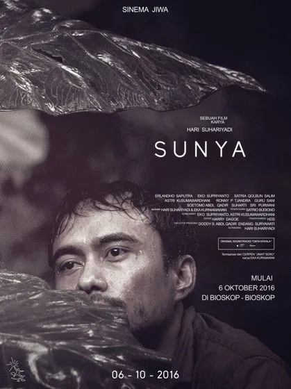 Eko Supriyanto interpreta a Rohman en Sunya