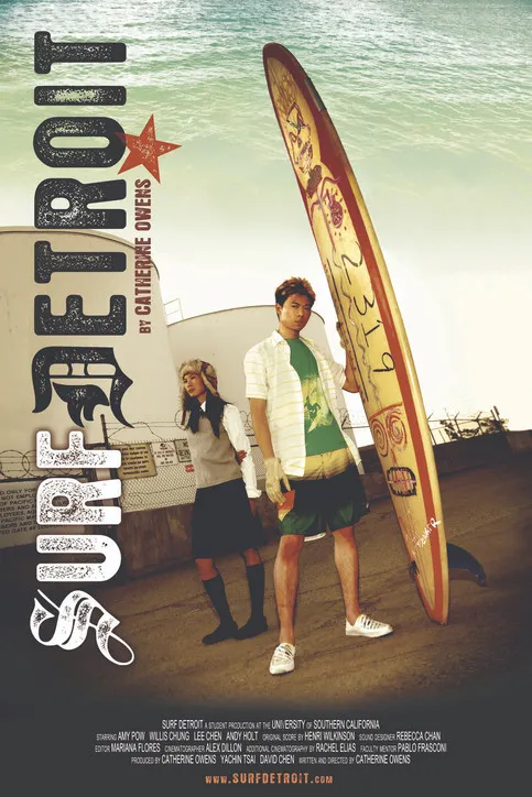 Josh Woodle interpreta a Derek en Surf Detroit