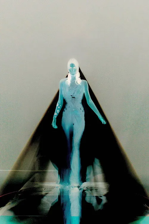 Princess Julia interpreta a Self en S.W.A.L.K