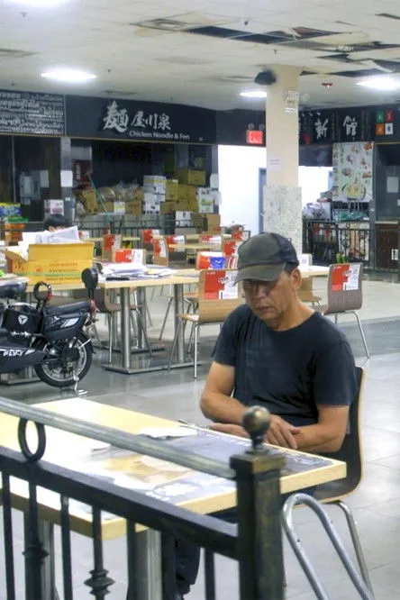 Inney Prakash interpreta a  en Swerve