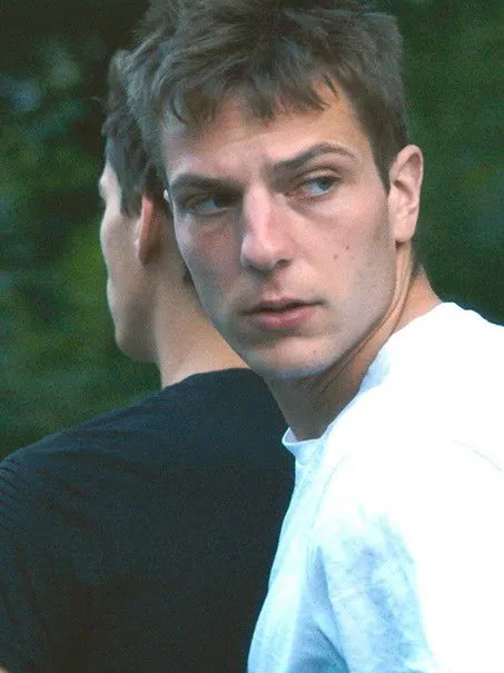 Yoann Zimmer interpreta a en T'avais pas peur avant