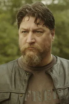 Emily Martinez interpreta a  en Talk Outside