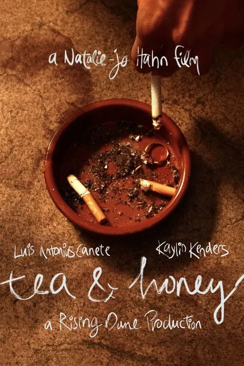 Kaylin Kenders interpreta a Charlotte en Tea & Honey