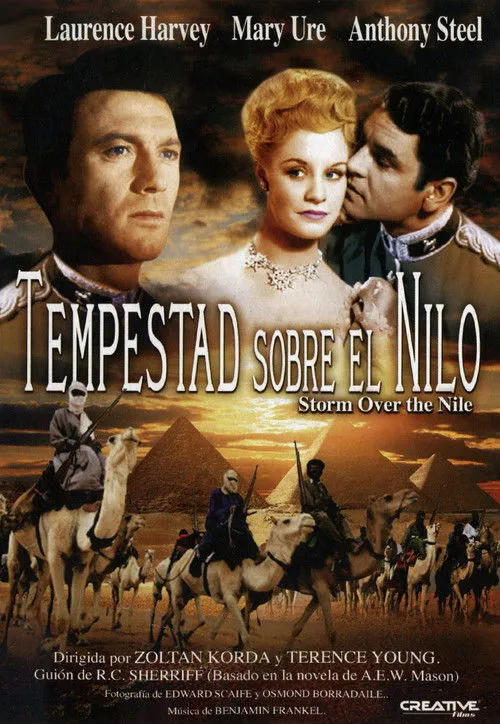 John Wynn interpreta a Sergeant en Tempestad sobre el Nilo