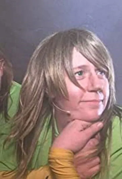 Murphy Maxwell interpreta a Mark Trade en Temple Time