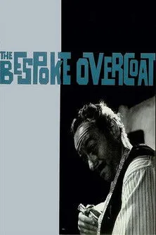 Howard Goorney interpreta a Rabbi en The Bespoke Overcoat