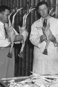 Lowell Thomas interpreta a  en The Chicken of Tomorrow