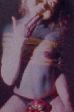 David Holah interpreta a en The Court of Miracles