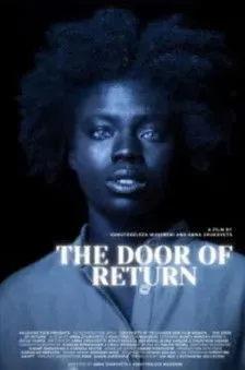 Nancy Mensah-Offei interpreta a en The Door of Return
